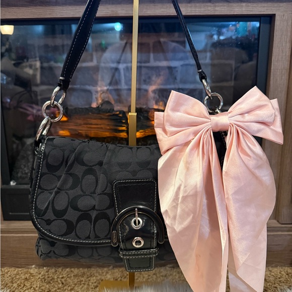 Coach Signature SoHo - Picture 2 of 4